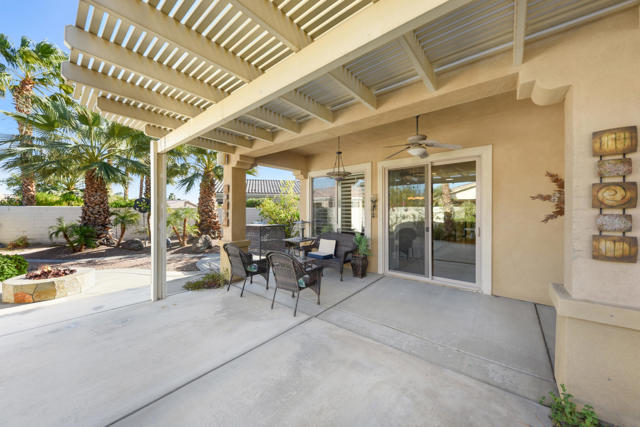 41384 Calle Los Arcos, Indio CA: https://media.crmls.org/mediaz/63daa7fe-c7a0-4ef4-b012-d255c1585f2c.jpg