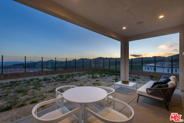 20668 W Hummingbird Court, Porter Ranch CA: https://media.crmls.org/mediaz/63dacbf9-704a-488a-8cab-601d850854ed.jpg
