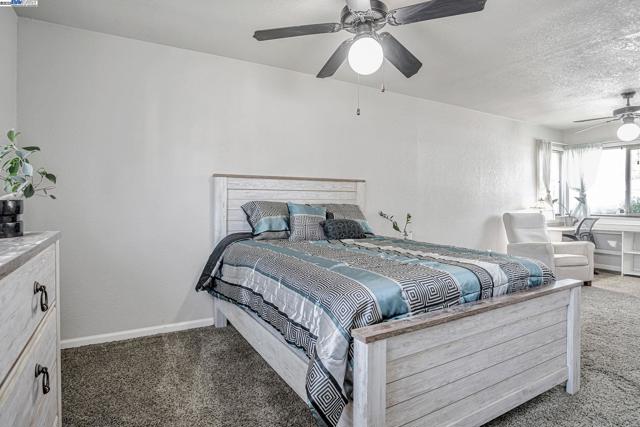 360 Calmace Dr, Dixon CA: https://media.crmls.org/mediaz/63dadcb7-67a1-4ea6-ad54-23ec30038b8d.jpg