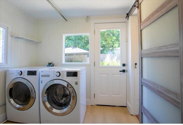 524 8th Avenue, Menlo Park CA: https://media.crmls.org/mediaz/63db7787-096b-4730-8912-aef2d54529c9.jpg