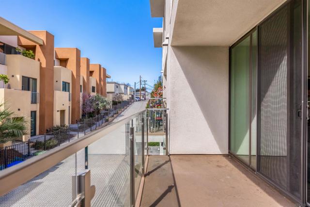 2879 B St, San Diego CA: https://media.crmls.org/mediaz/63dbe0f6-fd79-4e09-a278-0b15de27c3bc.jpg