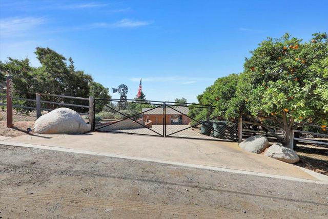 29481 Miller Road, Valley Center CA: https://media.crmls.org/mediaz/63dca9e7-42e2-4ba1-948d-8b80bb398be8.jpg