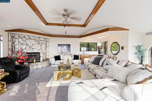 716 Gelston Pl, El Cerrito CA: https://media.crmls.org/mediaz/63dd49fb-f2ae-47ea-8846-eaaba1232634.jpg