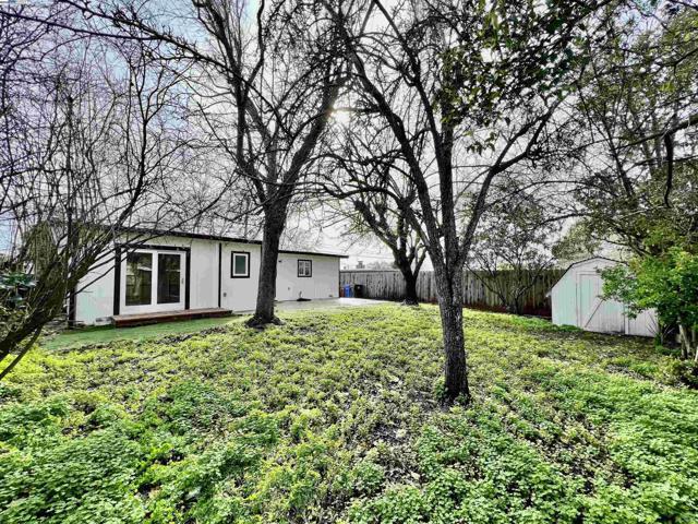 2847 Avon, Concord CA: https://media.crmls.org/mediaz/63dd55b9-cc7c-4e2f-a6cc-89d173feda59.jpg