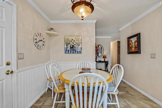 2611 Quail Ct., Union City CA: https://media.crmls.org/mediaz/63ddbe8e-88c4-409c-8761-a7e7361f3a05.jpg