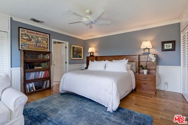 13490 Firth Drive, Beverly Hills CA: https://media.crmls.org/mediaz/63de3e0c-f4ef-4097-875f-e1ad943f6d08.jpg