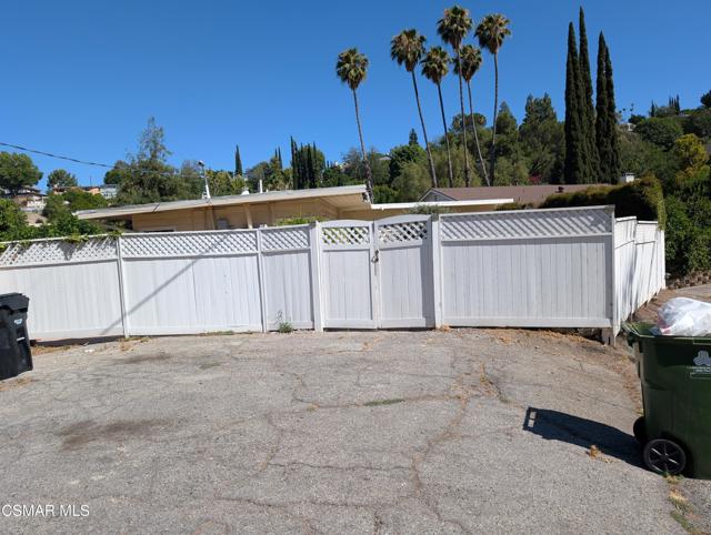 22319 Macfarlane Drive, Woodland Hills CA: https://media.crmls.org/mediaz/63df00e7-b24b-4b32-8c5d-5f974234b17b.jpg