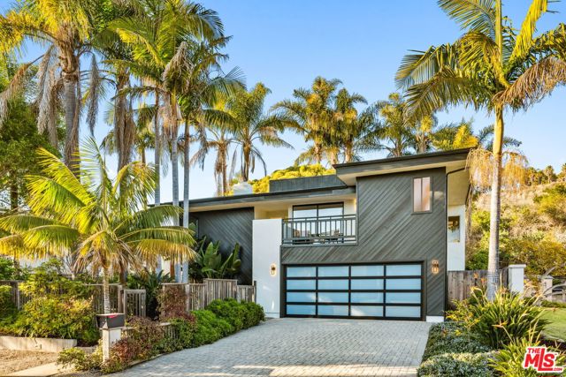 8105 Buena Fortuna Street, Carpinteria CA: https://media.crmls.org/mediaz/63df69d9-1b80-42f0-9611-43fd1f713ee1.jpg
