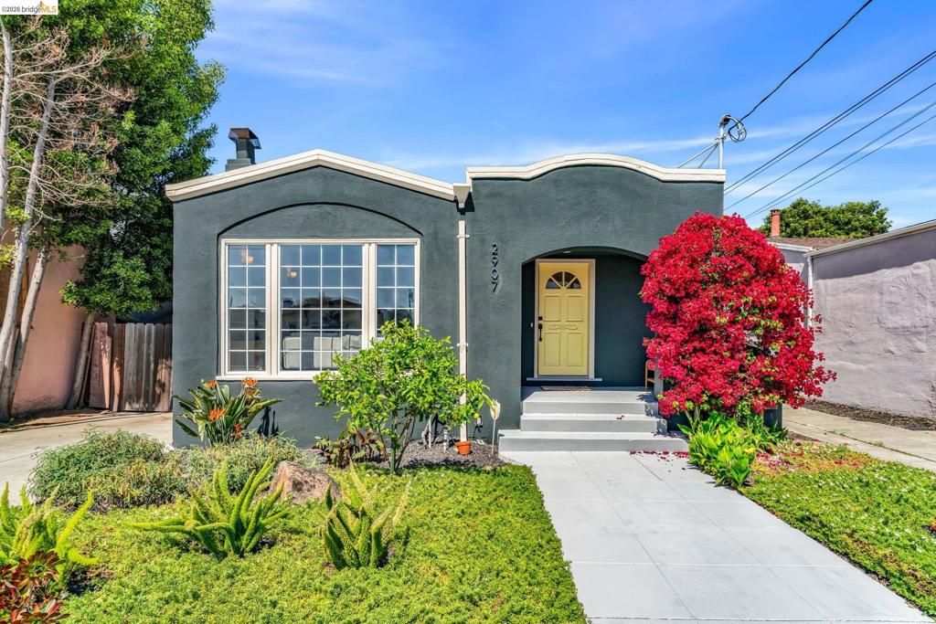 2907 Seminary Ave