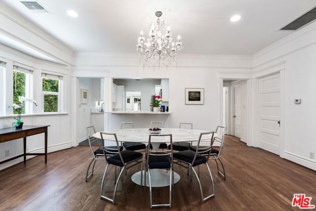 2130 W 27th Street, Los Angeles CA: https://media.crmls.org/mediaz/63dfeb57-9a88-4905-9591-1abe35421077.jpg