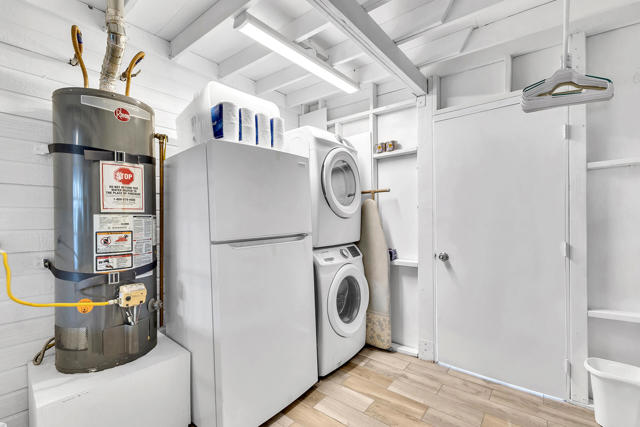 527 Jade Lane, Palm Springs CA: https://media.crmls.org/mediaz/63dffc67-bffd-480a-9d51-923bd9fd28e8.jpg