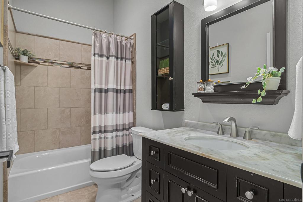 MLS #250043071SD image #16