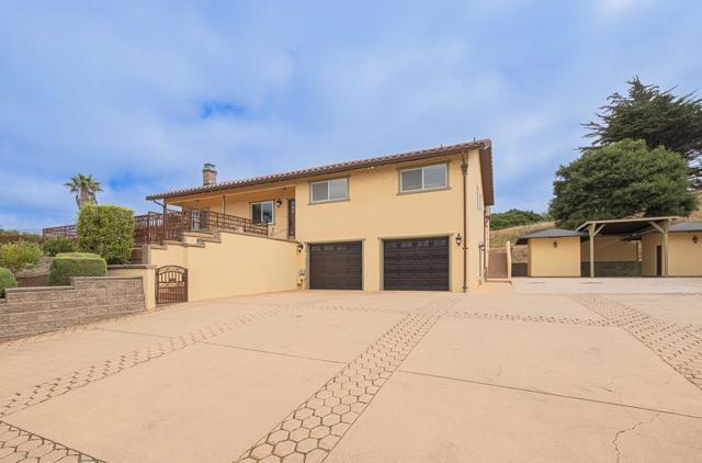 10883 Assisi Way, Salinas CA: https://media.crmls.org/mediaz/63e01ceb-76c9-4166-8fcc-5ec244d4c30a.jpg