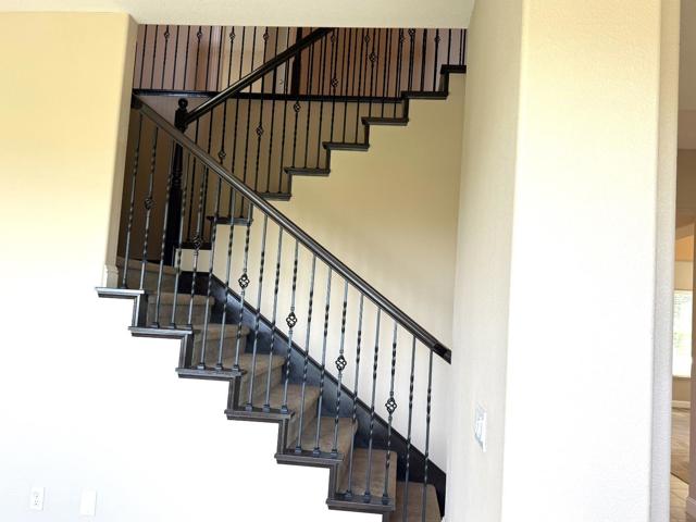 7862 Ridgeline Place, Dublin CA: https://media.crmls.org/mediaz/63e0846b-9e5f-4ba4-bda1-ed4f1f862f36.jpg