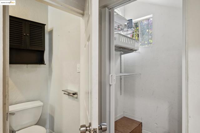 Image 17 of 60 For 1063 32nd St