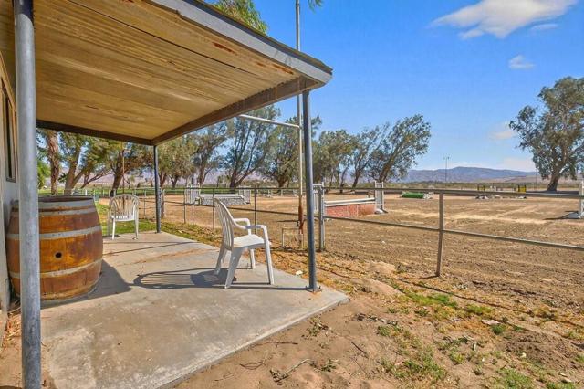 Image 12 of 49 For 20555 Mountain View Road