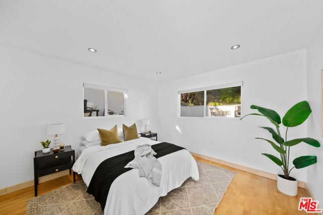 3111 Belden Drive, Los Angeles CA: https://media.crmls.org/mediaz/63e0fc4b-e3ed-45e0-b4fe-adc163232bc0.jpg