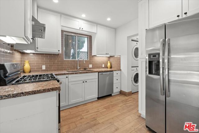 6233 W 6th Street, Los Angeles CA: https://media.crmls.org/mediaz/63e13498-be79-4847-b0a1-c84a39df13bb.jpg