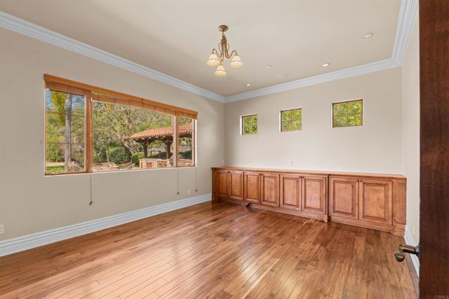 Detail Gallery Image 26 of 67 For 2428 Catalina Ave, Vista,  CA 92084 - 5 Beds | 5/1 Baths