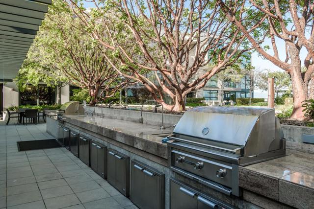 330 Mission Bay Boulevard, San Francisco CA: https://media.crmls.org/mediaz/63e208aa-06dd-4ff2-a150-73a55b8fef98.jpg