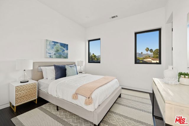 900 N Vista Street, Los Angeles CA: https://media.crmls.org/mediaz/63e2c486-8f28-42df-af7f-d7a76f95e862.jpg