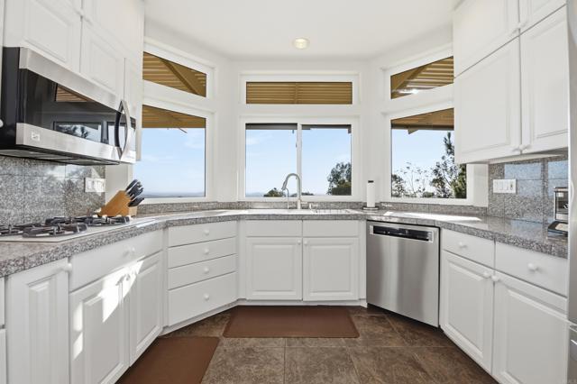 Detail Gallery Image 39 of 49 For 17345 Iron Mountain Dr, Poway,  CA 92064 - 4 Beds | 3/1 Baths
