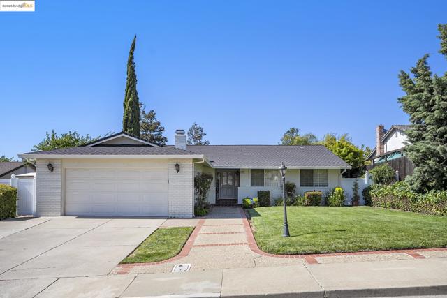 3031 Barmouth Dr, Antioch CA: https://media.crmls.org/mediaz/63e37677-23e6-474c-9743-2d9ad6855837.jpg