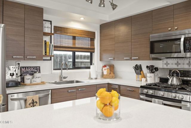 3500 Ocean Drive, Oxnard CA: https://media.crmls.org/mediaz/63e49715-be4f-465d-a648-01c2510e71c5.jpg