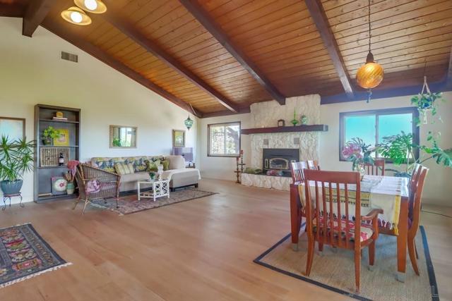 255 Highline Trl, El Cajon CA: https://media.crmls.org/mediaz/63e4ac89-8b6d-4ed9-a9af-6654166f3244.jpg