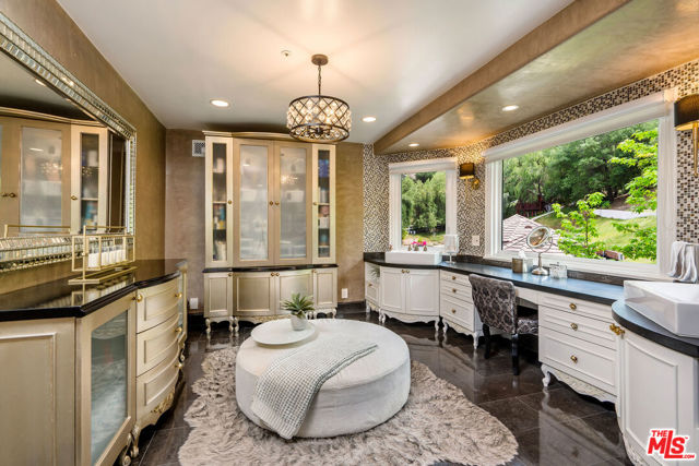 204 Bell Canyon Road, Bell Canyon CA: https://media.crmls.org/mediaz/63e555ed-4abd-4ce1-b360-3ca92e692655.jpg