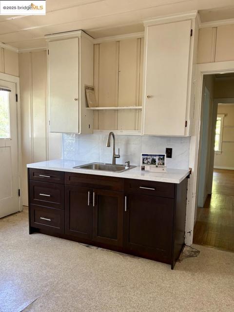 1100 Park AVE, Alameda CA: https://media.crmls.org/mediaz/63e5e57e-dc50-467b-a293-c78e215b4cca.jpg