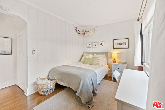 424 S Columbus Avenue, Glendale CA: https://media.crmls.org/mediaz/63e5fc74-8718-4b08-9109-a18b4fc60f00.jpg