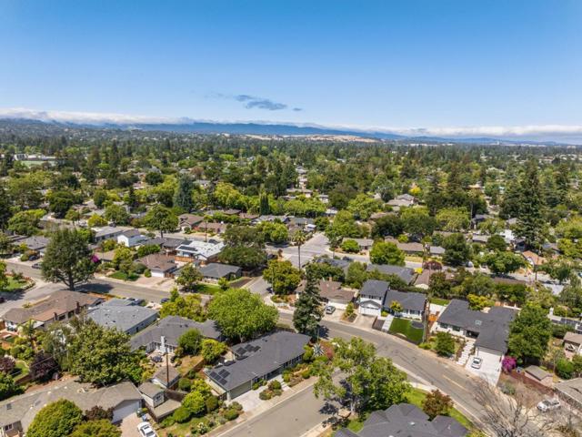 1079 Brighton Place, Mountain View CA: https://media.crmls.org/mediaz/63e6b2ca-8b9b-487c-ab72-6a9f9c24b534.jpg
