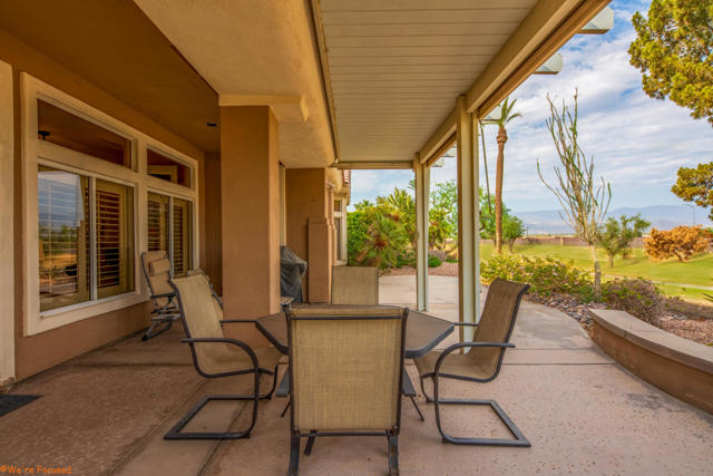 37953 Grand Oaks Avenue, Palm Desert CA: https://media.crmls.org/mediaz/63e710ba-9e04-4e0f-ab03-3029d957d540.jpg