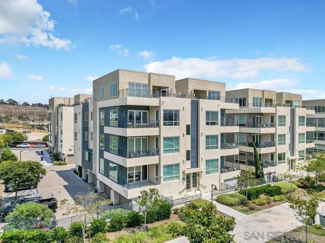 2460 Community Lane, San Diego CA: https://media.crmls.org/mediaz/63e762ed-384f-454d-8b92-55cf3736f6f8.jpg