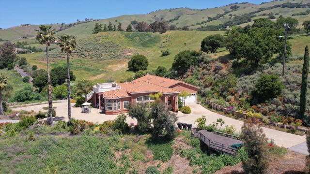 3903 Aborn Road, San Jose CA: https://media.crmls.org/mediaz/63e7c20a-f6b0-4688-8b86-c6e9a46d3eb0.jpg