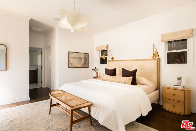 215 North Gower Street photo 17