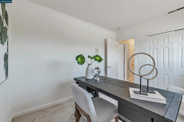 9597 Davona Dr, San Ramon CA: https://media.crmls.org/mediaz/63e7eb65-394c-4404-85a8-92749440b2d7.jpg