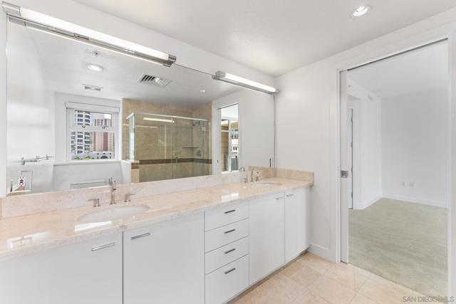 1199 Pacific Hwy, San Diego CA: https://media.crmls.org/mediaz/63e8834a-2129-4ac3-bc99-afc6c85b211f.jpg