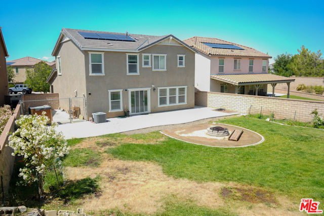 2732 Hemlock Road, Palmdale CA: https://media.crmls.org/mediaz/63e8a035-e6a9-441f-9b52-46586af3076e.jpg