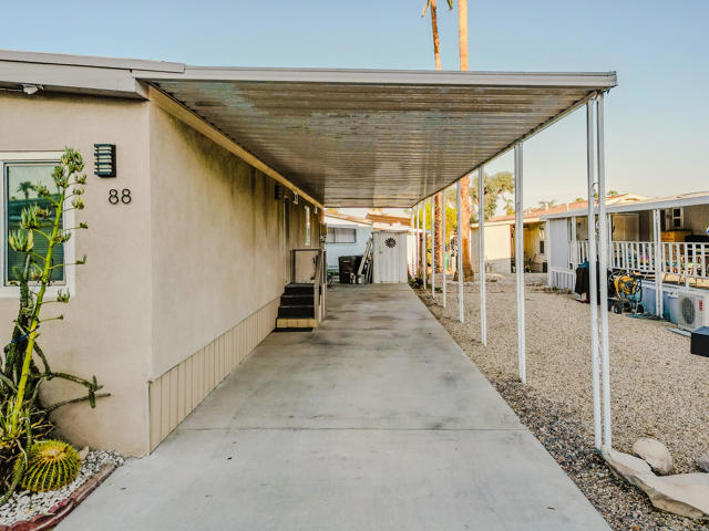 88 Dunes Circle, Cathedral City CA: https://media.crmls.org/mediaz/63e8b0ee-6b07-47b7-a423-f3b3932287e9.jpg