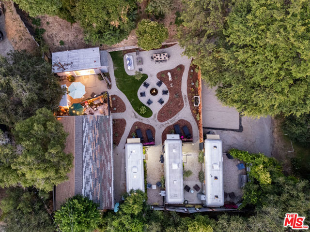 272 N Topanga Canyon Boulevard, Topanga CA: https://media.crmls.org/mediaz/63e913c3-85c9-441a-b79b-1a4886cd9339.jpg