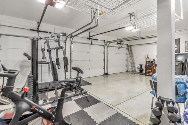 11550 Skyline Boulevard, Oakland CA: https://media.crmls.org/mediaz/63e99e8e-f8e1-4da9-8c21-f8a041daf278.jpg