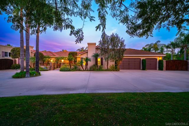 4703 Briana Ct, Fallbrook CA: https://media.crmls.org/mediaz/63e9daf9-a62b-44ca-af38-6695303bd3af.jpg
