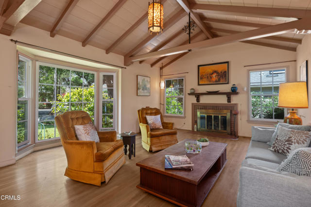 Detail Gallery Image 6 of 52 For 2232 Brigden Rd, Pasadena,  CA 91104 - 2 Beds | 2 Baths