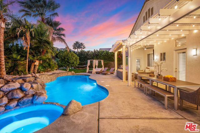 1083 E Circulo San Sorrento Road, Palm Springs CA: https://media.crmls.org/mediaz/63eb18e6-9ec8-4e6c-9fa6-8bfab4339b9a.jpg