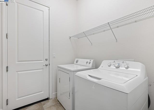 2453 Forino Dr, Dublin CA: https://media.crmls.org/mediaz/63ebb17f-dd7b-4d24-9e02-9768954aafad.jpg