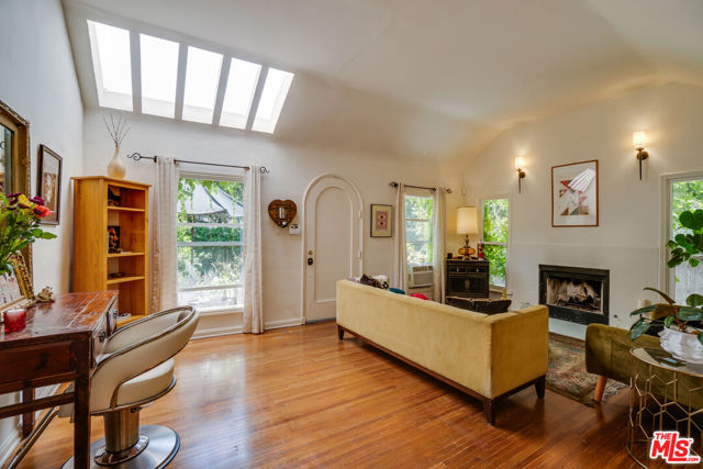 523 S Coronado Street, Los Angeles CA: https://media.crmls.org/mediaz/63ebddc9-456c-4921-95b8-63a865c2703d.jpg