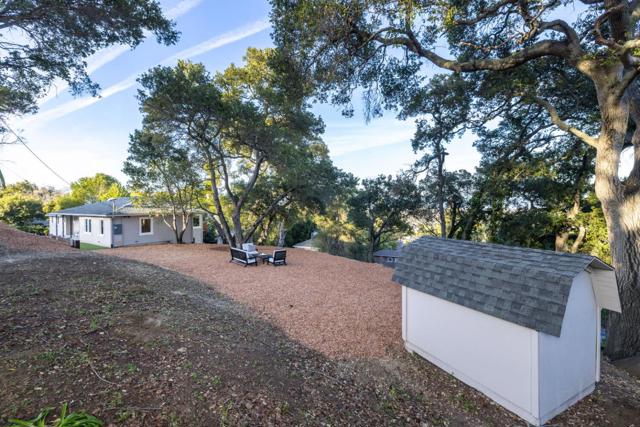 3803 Hamilton Way, Redwood City CA: https://media.crmls.org/mediaz/63ecf141-4beb-40ad-8e5a-b3ffe1c9bbc0.jpg