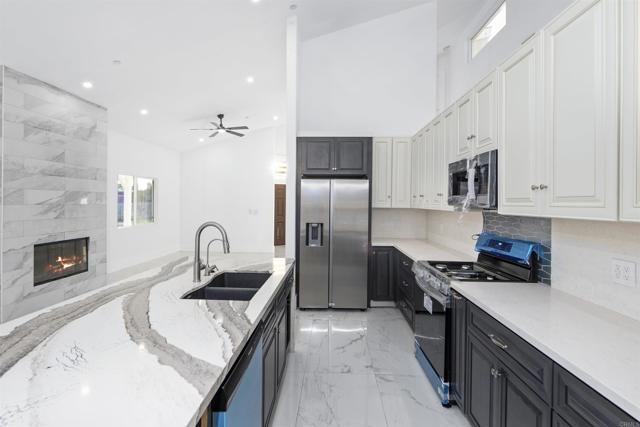 Detail Gallery Image 7 of 38 For 10473 Towns, Lakeside,  CA 92040 - 4 Beds | 2/1 Baths